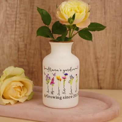 Personalized Family Garden Vase With Grandkids Name and Birth Month Flower For Mother's Day